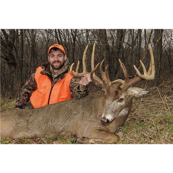 TIMBERGHOST: 7-Day Free Range Whitetail Hunt in Southeast Iowa