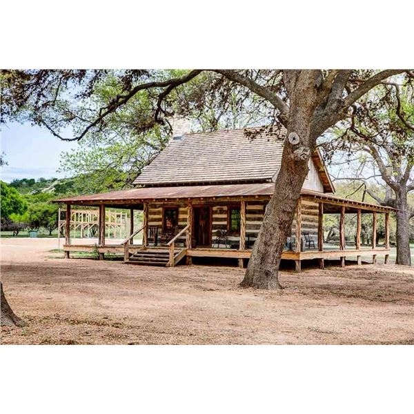 OX RANCH: 3-Day Aoudad Hunt for One Hunter and One Non-Hunter