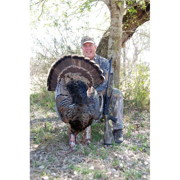 DEA RANCH: Spring 2023 Rio Grande Turkey and Hog Hunt in South Texas for One Hunter