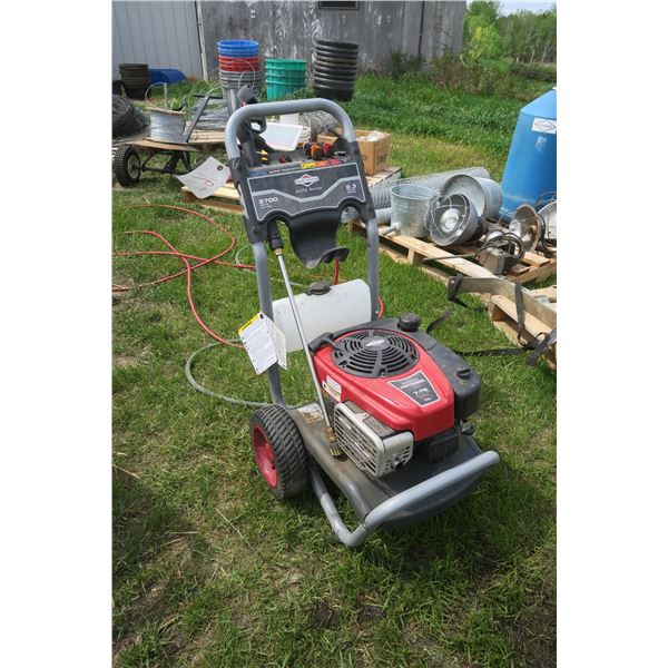 Briggs Elite Series Pressure Washer - 2700PSI, 2.3GPM - 7.75HP, 175CC - Model: 020441