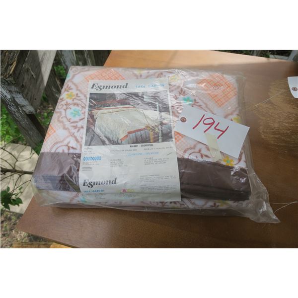 Esmond Lace Garden Blanket in Original Packaging - 72x90"