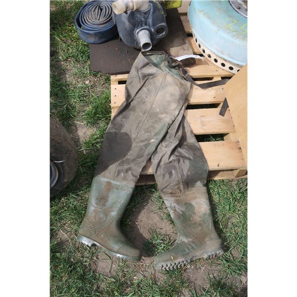 Size 10 Hip Waders