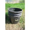 Image 1 : 3 Plastic Feed Tubs - Black