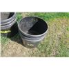 Image 2 : 3 Plastic Feed Tubs - Black