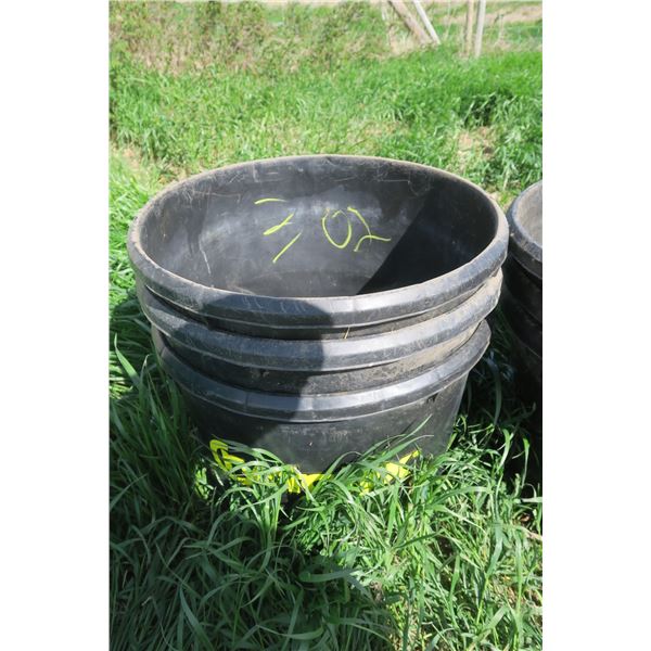 3 Plastic Feed Tubs - Black