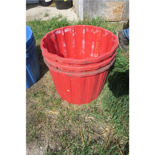 3 Plastic Feed Tubs - Red