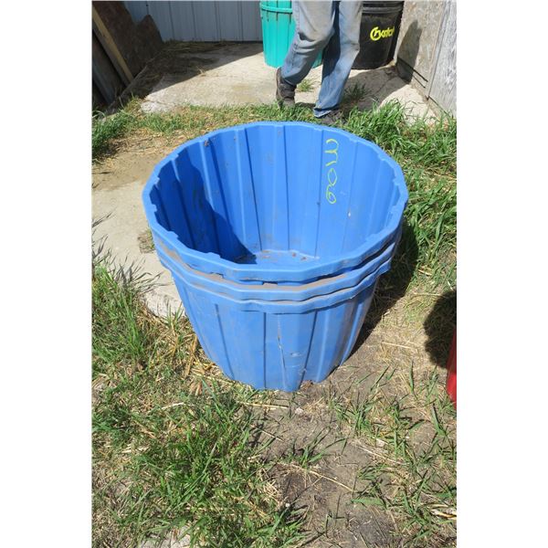 3 Plastic Feed Tubs - Blue