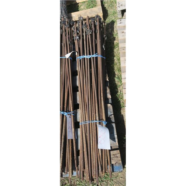 40 Electric Fence Posts w/ Insulators 48"