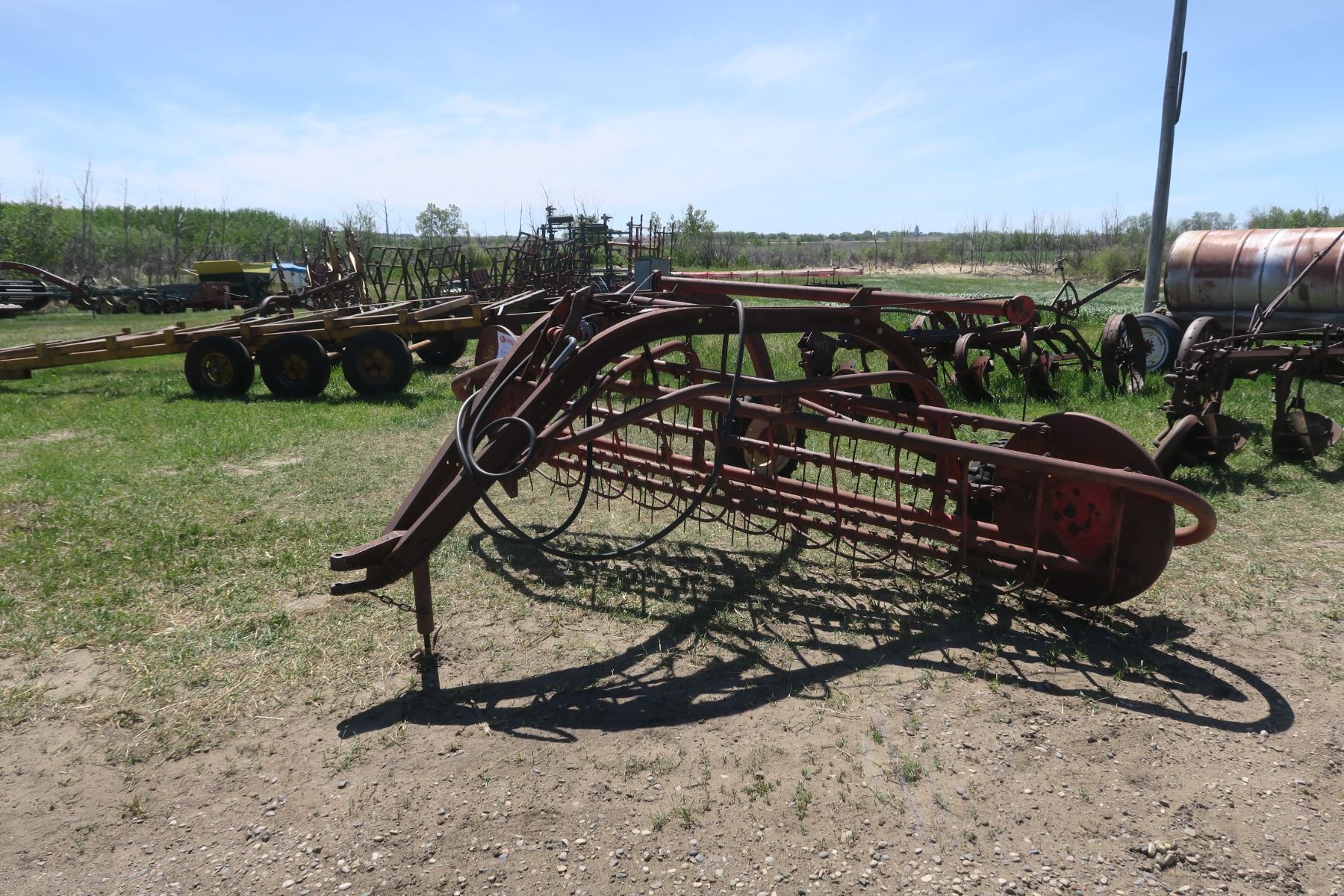 Side Delivery Hay Rake w/ Hydraulics - 10ft. - Schmalz Auctions