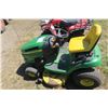 Image 5 : John Deere LA125 Garden Tractor w/ 42" Belly Mower