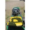 Image 8 : John Deere LA125 Garden Tractor w/ 42" Belly Mower