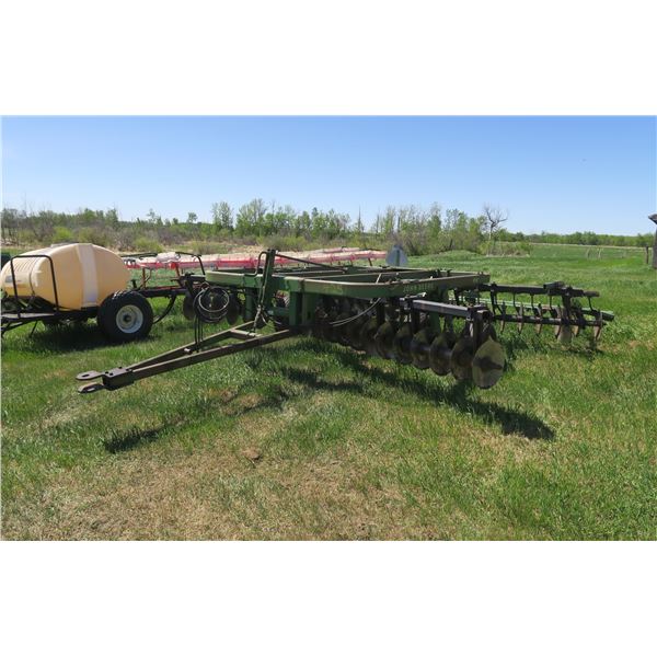 John Deere 215 15ft. Tandem Disc