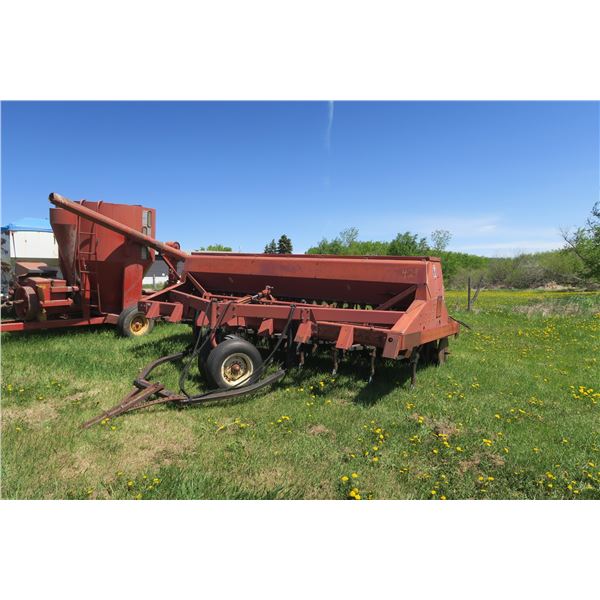 IH 7200 14ft. Hoe Drill