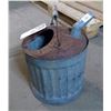 Image 3 : Oil/Gas Can