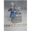 Image 2 : Blue Man Serenading Woman Ceramic Ornament