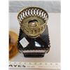 Image 3 : Oil lamp, 15 inches tall