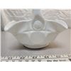 Image 5 : Milk glass basket, good shape