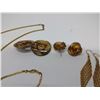 Image 3 : (7) Gold Tone Jewelry, 1 Necklace, 1 Bracelet, 1 Broach, 4 Earring Sets