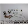 Image 2 : Vintage White Jewelry, Glass Bead Necklace, Broach, 3 Sets Screw Back Earrings + 1 Set Clip