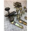 Image 2 : LOT OF ANTIQUE DOOR KNOB SETS