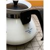Image 2 : VINTAGE CORNING WARE 6 CUP TEA POT