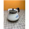 Image 3 : VINTAGE CORNING WARE 6 CUP TEA POT