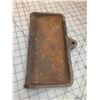 Image 2 : ANTIQUE CAST IRON MCCORMICK IMPLIMENT LID