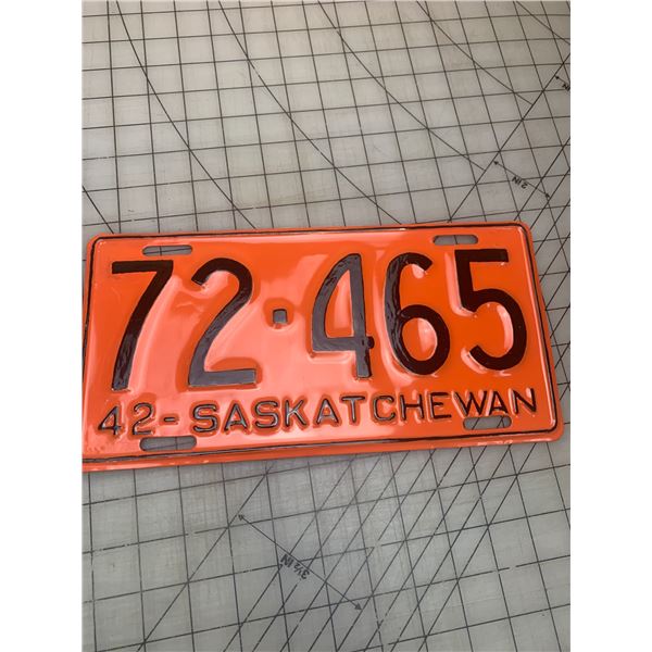 1942 SASKATCHEWAN LICENCE PLATE REPAINTED