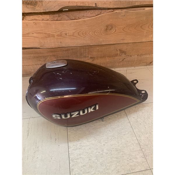 VINTAGE SUZUKI MOTORCYCLE FUEL TANK