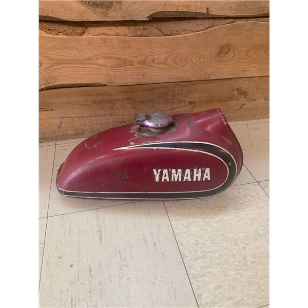 VINTAGE YAMAHA MOTORCYCLE FUEL TANK