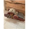 Image 3 : VINTAGE CRANK WOOL CARDER