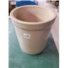Image 2 : 2 gallon crock (no cracks or chips)