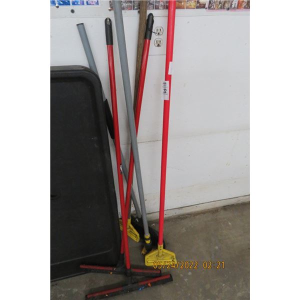 Squeegee/Mop Handles