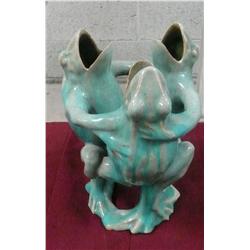 3 frog vase
