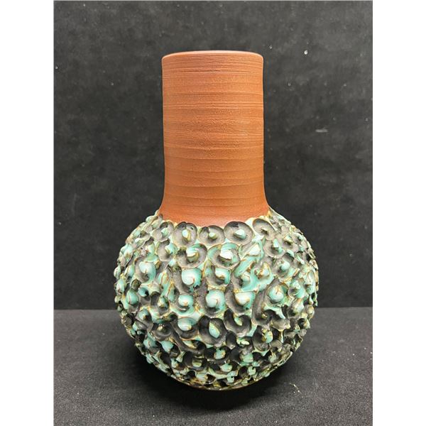 Vintage Poole Pottery England Textured Ceramic Vase (approx: 7"T 4.5"W)