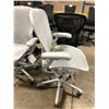 Image 2 : HERMAN MILLER AERON MINERA / GREY FULLY ADJUSTABLE TASK CHAIR ( SIZE C ) RETAIL VALUE $2146