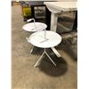 Image 2 : DESIGN WITHIN REACH WHITE DESIGNER SIDE TABLE