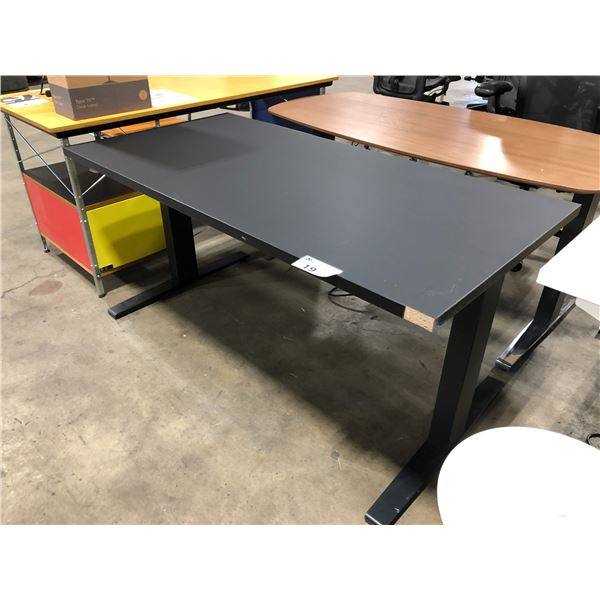 HERMAN MILLER BLACK 60"W SIT / STAND ELECTRIC HEIGHT ADJUSTABLE COMPUTER TABLE RETAIL VALUE $1967