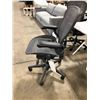 Image 3 : HERMAN MILLER AERON GRAPHITE FULLY ADJUSTABLE TASK CHAIR ( SIZE C ) RETAIL VALUE $2146