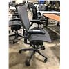 Image 2 : HERMAN MILLER AERON GRAPHITE FULLY ADJUSTABLE TASK CHAIR ( SIZE C ) RETAIL VALUE $2146