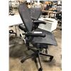 Image 3 : HERMAN MILLER AERON GRAPHITE FULLY ADJUSTABLE TASK CHAIR ( SIZE C ) RETAIL VALUE $2146