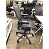 Image 2 : HERMAN MILLER AERON GRAPHITE FULLY ADJUSTABLE TASK CHAIR ( SIZE C ) RETAIL VALUE $2146