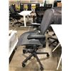 Image 3 : HERMAN MILLER AERON GRAPHITE FULLY ADJUSTABLE TASK CHAIR ( SIZE C ) RETAIL VALUE $2146