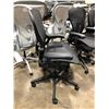 Image 2 : HERMAN MILLER AERON BLACK FULLY ADJUSTABLE TASK CHAIR ( SIZE B ) RETAIL VALUE $1933