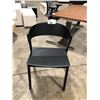 Image 2 : DESIGN WITHIN REACH COVER BLACK SIDE CHAIR