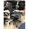 Image 2 : HERMAN MILLER AERON GRAPHITE STANDARD ADJUSTABLE TASK CHARI (SIZE B)  - NO BACK REST