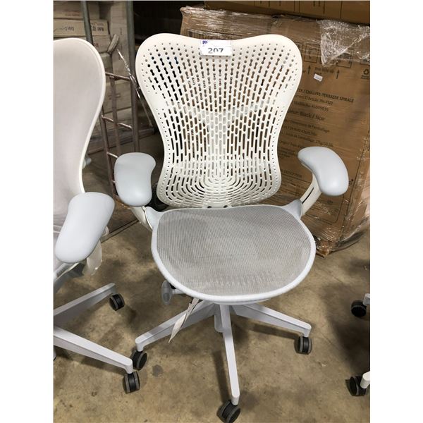 HERMAN MILLER MIRRA 2 GREY / WHITE FULLY ADJUSTABLE TASK CHAIR RETAIL VALUE $1,211.00