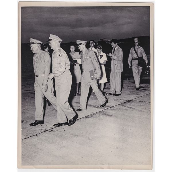 WWII MILITARY PRESS PHOTOGRAPHS (8)
