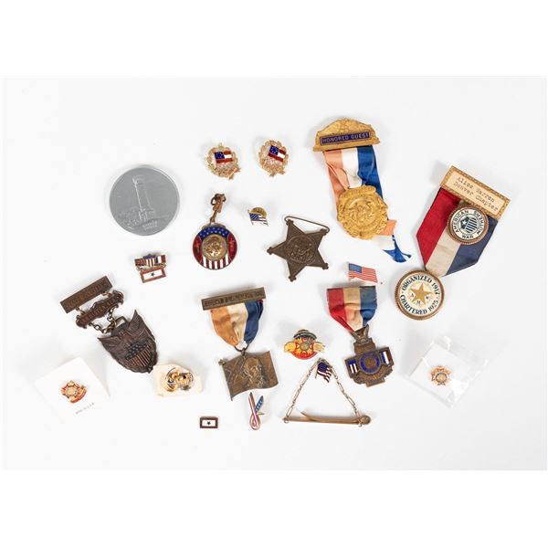 AMERICANA PINS AND BADGES (21)