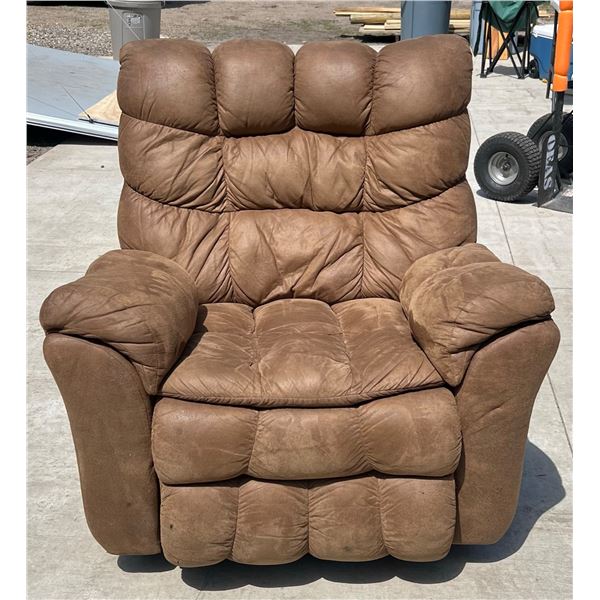 RECLINER CHAIR
